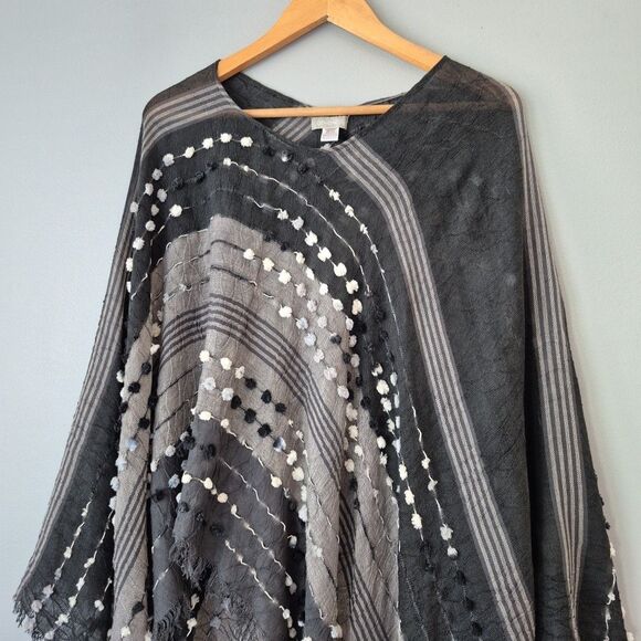 Demdaco Black White Fringe Lightweight Pullover Poncho Womens One Size - Picture 2 of 9